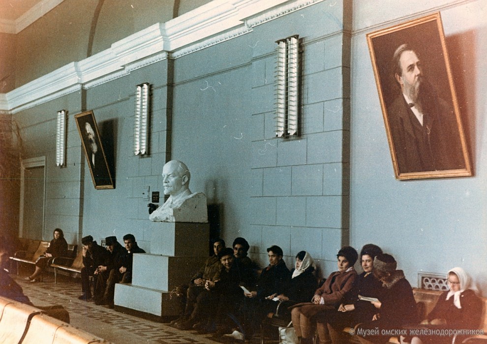 Назад в прошлое: вокзал Омска 1969 года