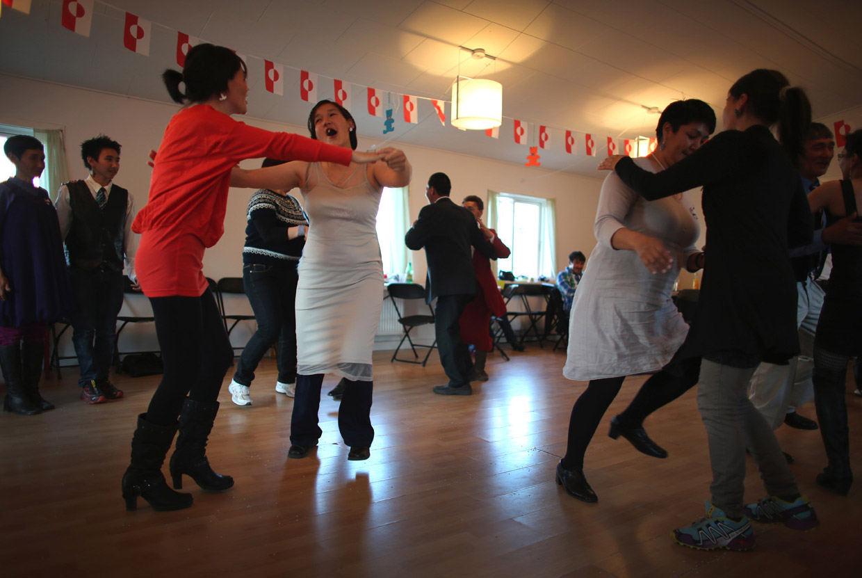 Танцы по-гренландски