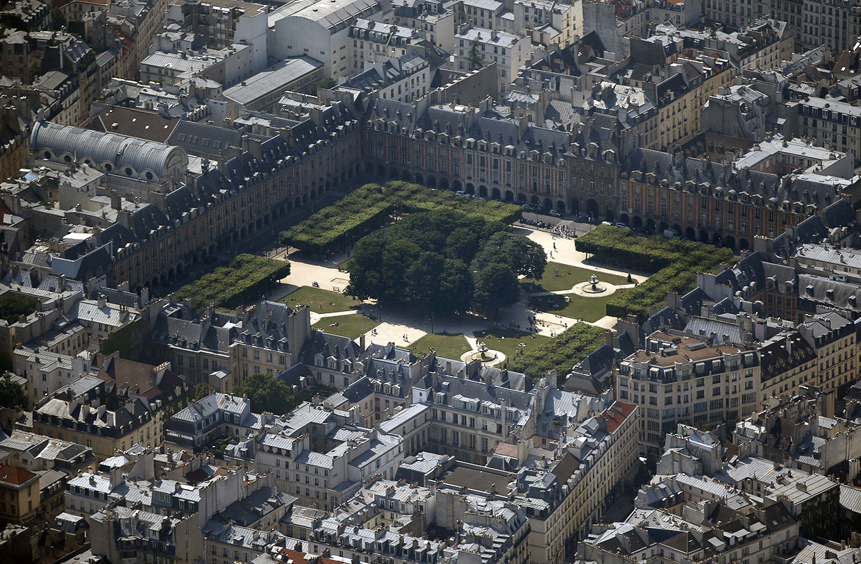 Площадь Вогезов — самая старинная площадь Парижа
