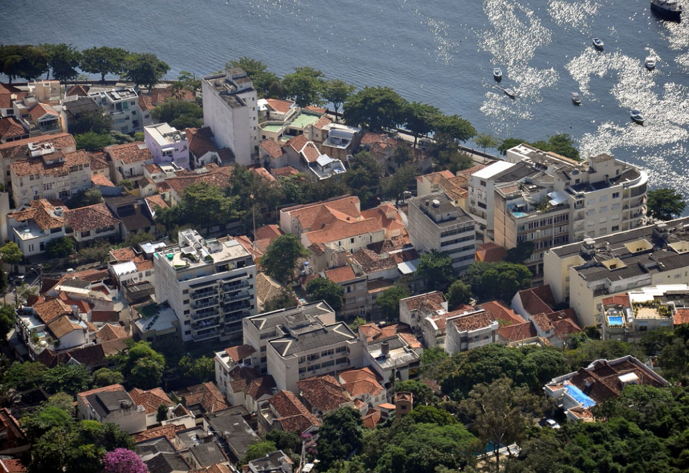 Сахарная Голова и Рио-де-Жанейро с высоты