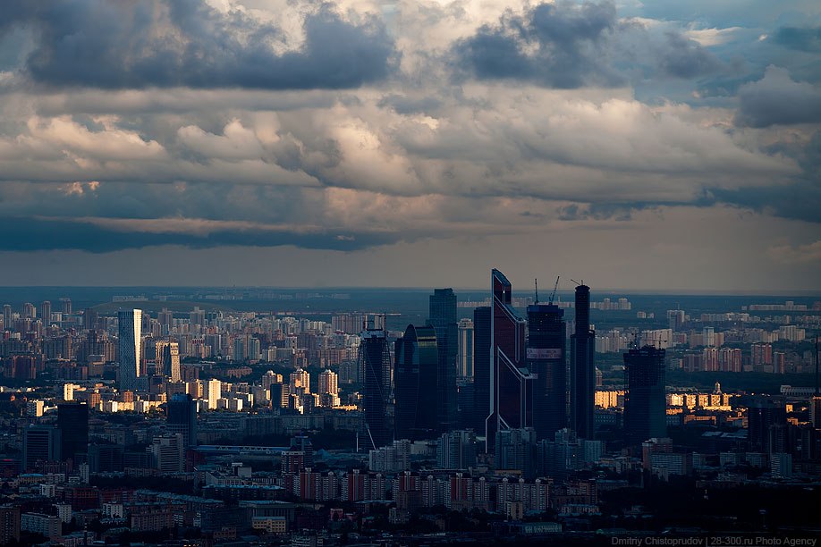 Москва в облаках