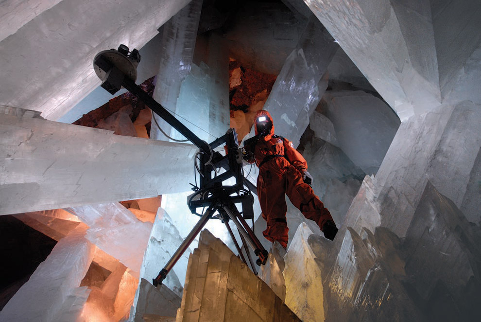 Пещера огромных кристаллов