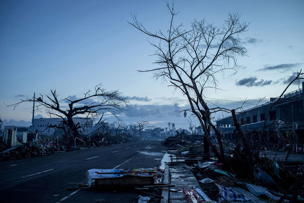 Неделю спустя супертайфуна на Филиппинах