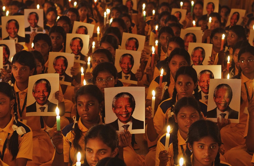 В ночь на 6 декабря 2013 года экс-президент ЮАР Нельсон Мандела скончался в возрасте 95 лет