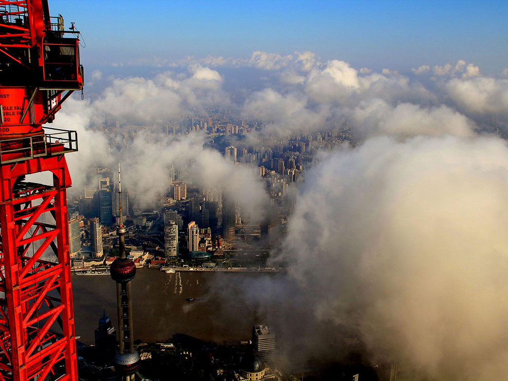 Шанхай с высоты башенного крана
