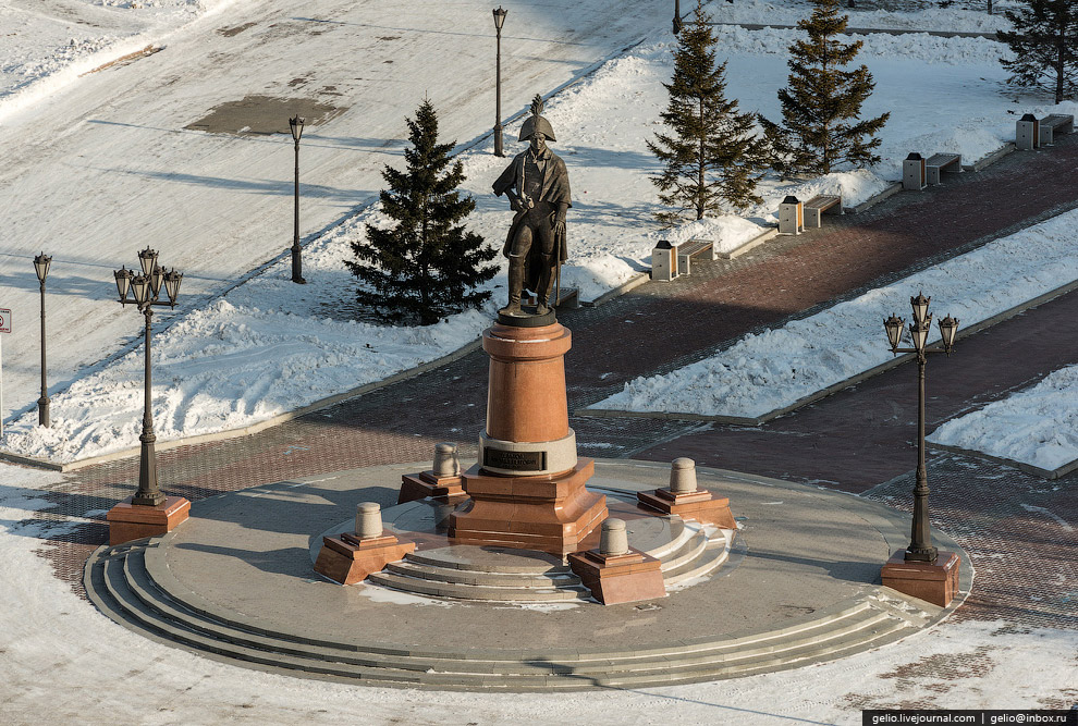 Памятник командору Резанову