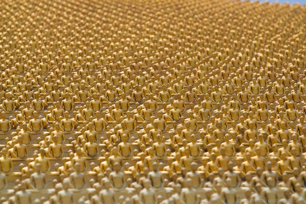 Храм Wat Dhammakaya и миллион золотых статуэток