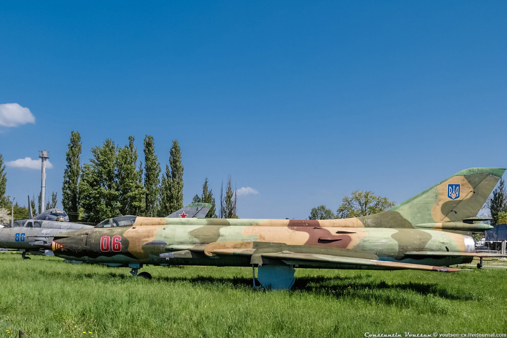 Сверхзвуковой истребитель-бомбардировщик Су-17