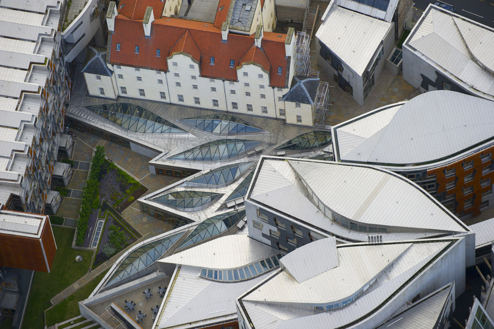 Парламент Шотландии — необычное архитектурное строение