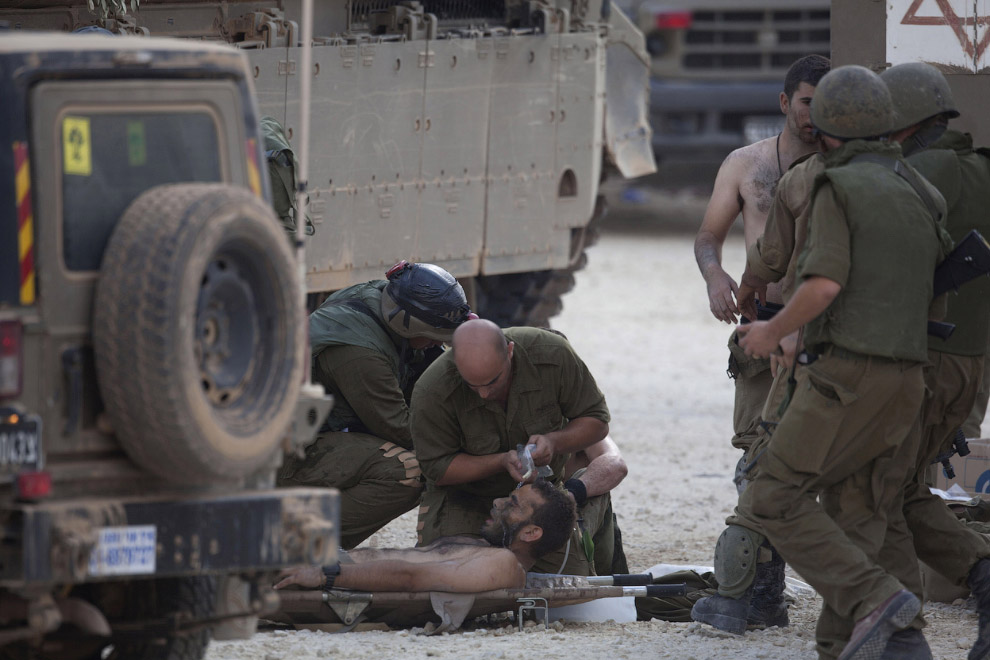 Раненый израильский солдат