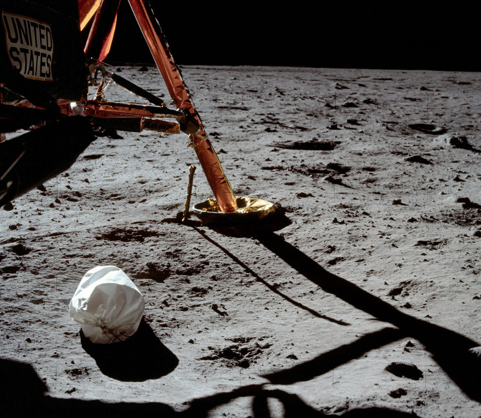 Первое фото Нила Армстронга после спуска на Луну