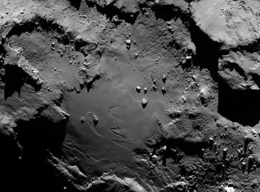 Поверхность кометы Чурюмова-Герасименко