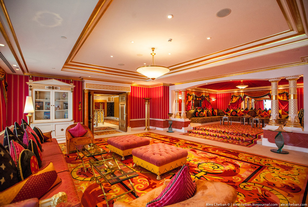 Золото для шейхов: самый дорогой номер в самом роскошном отеле мира