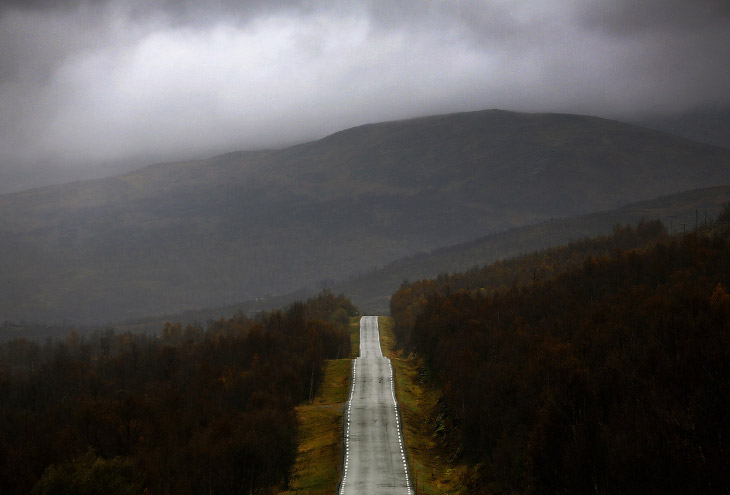 Дорога на острове Сенья в Норвегии