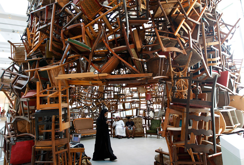 Инсталляция «Стулья» от японского художника Тадаши Каваматы