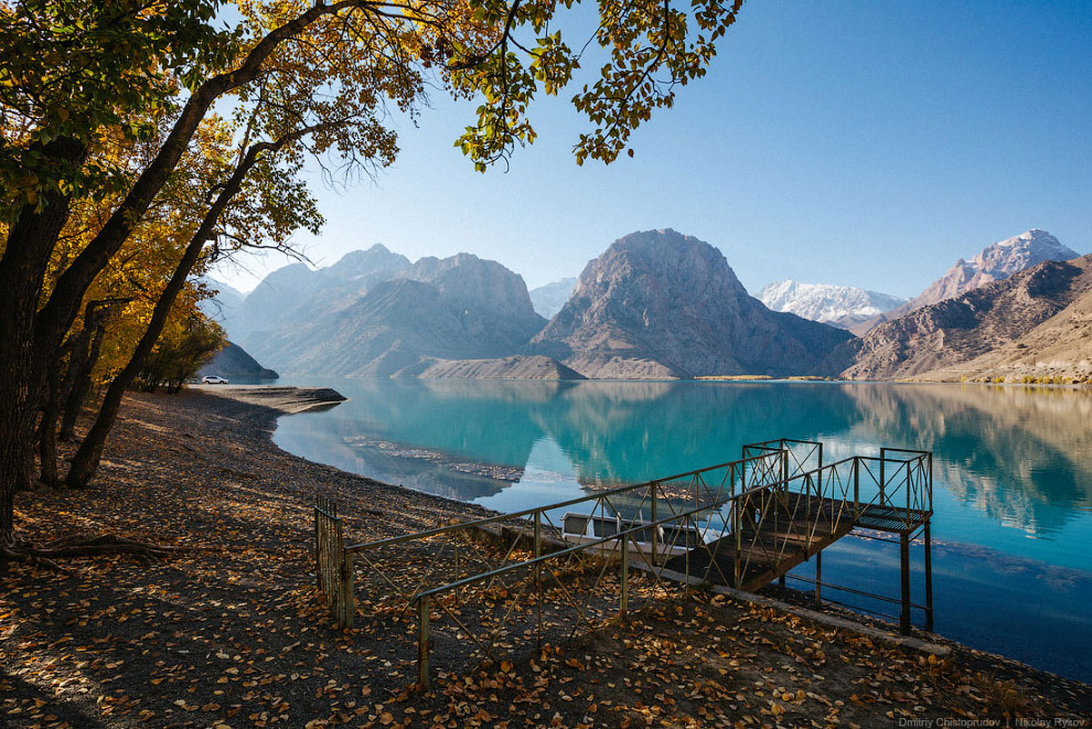 Озеро Искандеркуль в Таджикистане