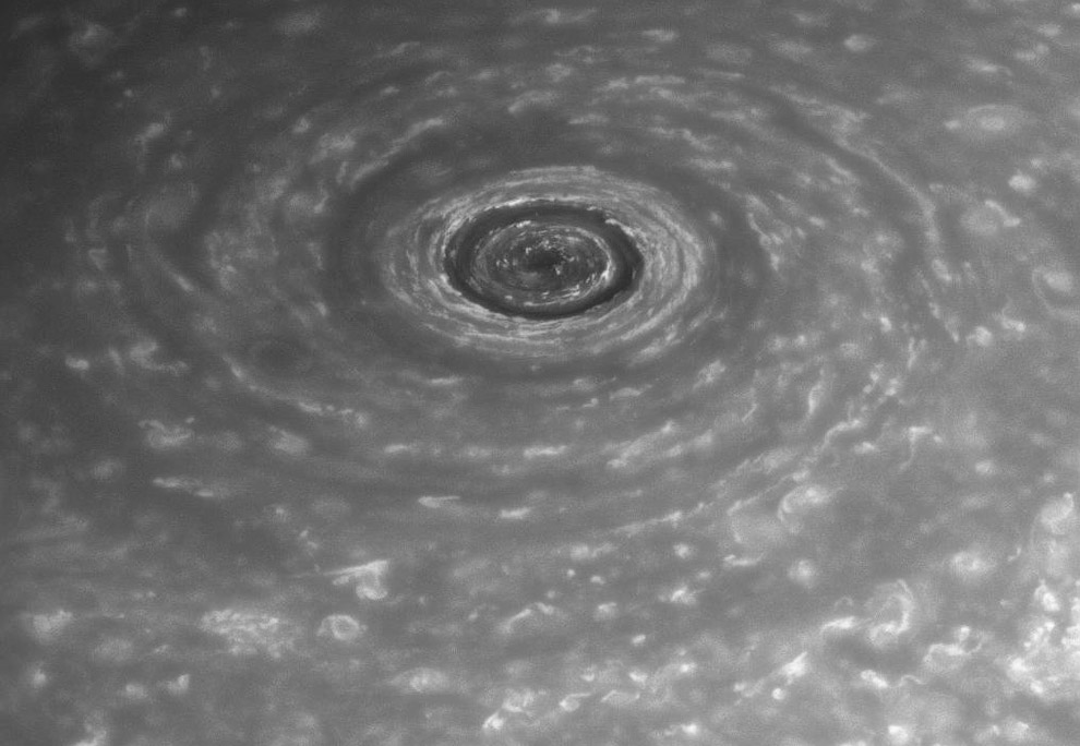 Большой вихрь Сатурна