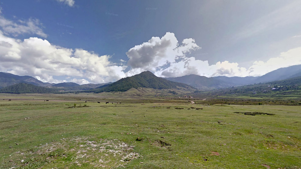 Долина рядом c Вангди-Пходранг - городом в центральном Бутане