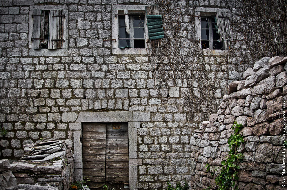 Мистические места Черногории: заброшенная деревня Gornja Lastva