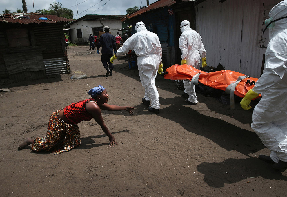 Погибшая от вируса Эбола сестра (справа), Либерия