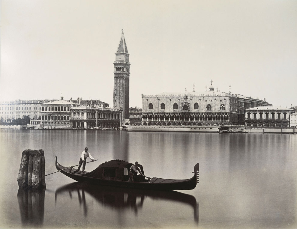 Вид на Библиотеку Марчиана, Кампанилу собора Святого Марка и Дворец Дожей с острова Сан-Джорджо Маджоре. 1875