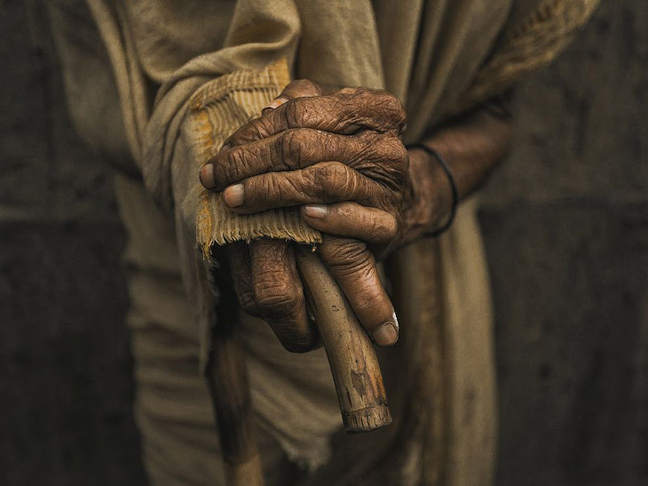 Пожилой человек в Бангладеше