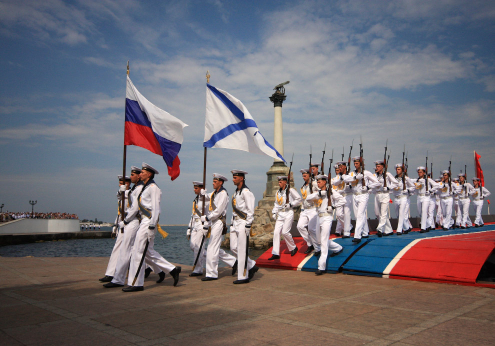 Российские моряки в Севастополе