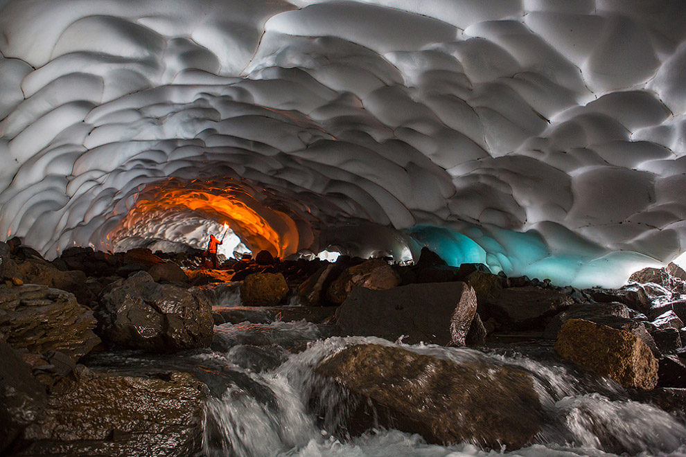 Ледяная пещера, Камчатка
