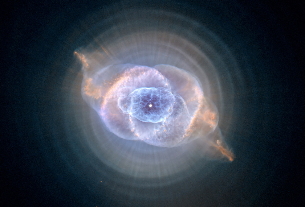Туманность «Кошачий Глаз» или NGC 6543