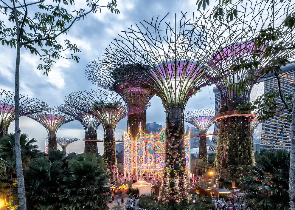 Новогодние Сады у залива в Сингапуре
