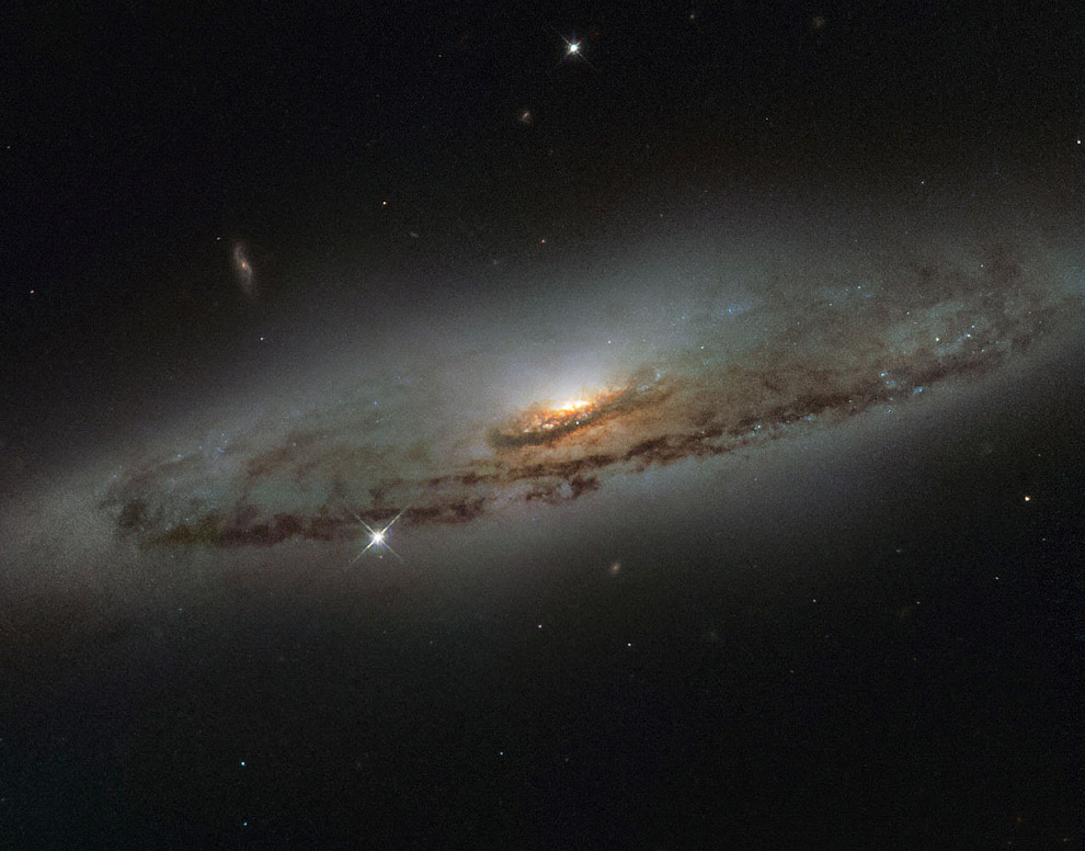 Спиральная галактика NGC 4845