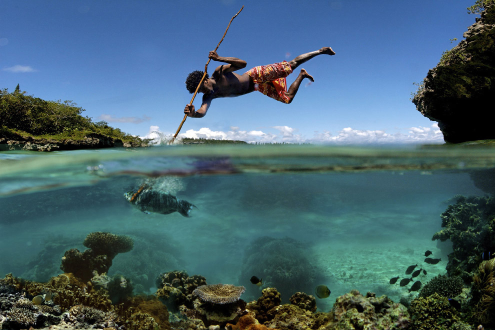Традиционная рыбалка на острове Маре в Тихом океане