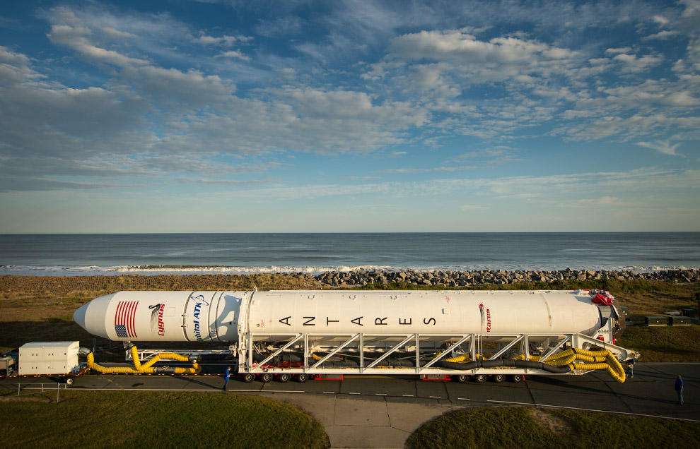Ракета-носитель Antares, космический грузовик Cygnus («Лебедь»)