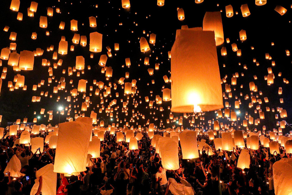 Фестиваль небесных фонариков в Таиланде