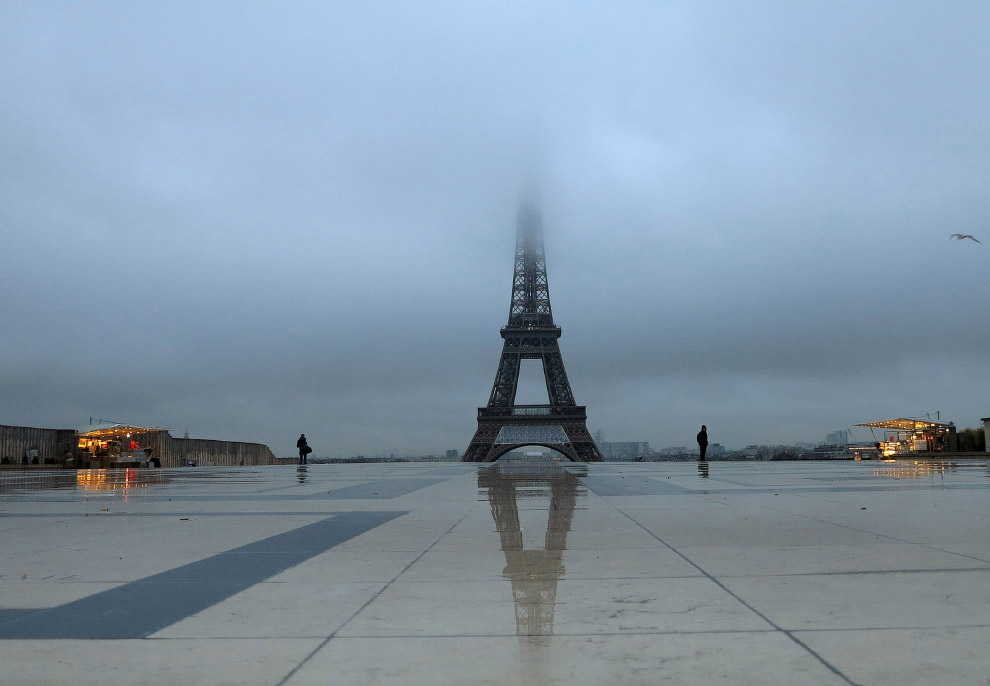 И снова мы в Париже. Туманное утро