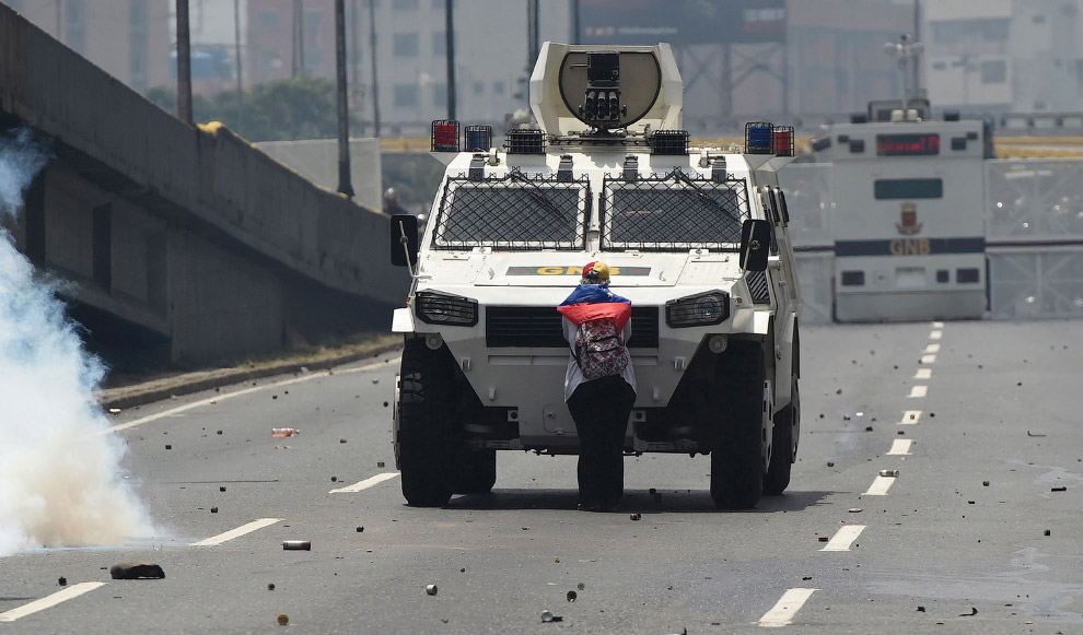 Протесты в Венесуэле «за 100 млн долларов»