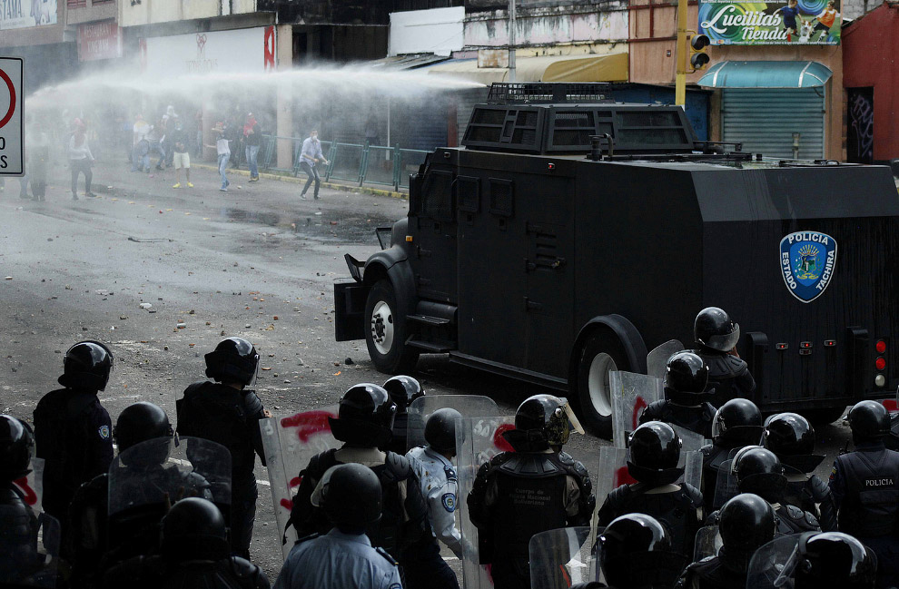 Протесты в Венесуэле «за 100 млн долларов»