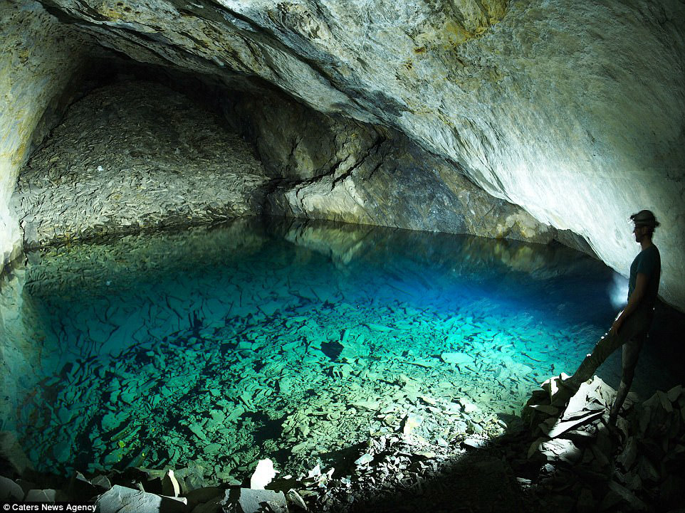 Подземное озеро на руднике
