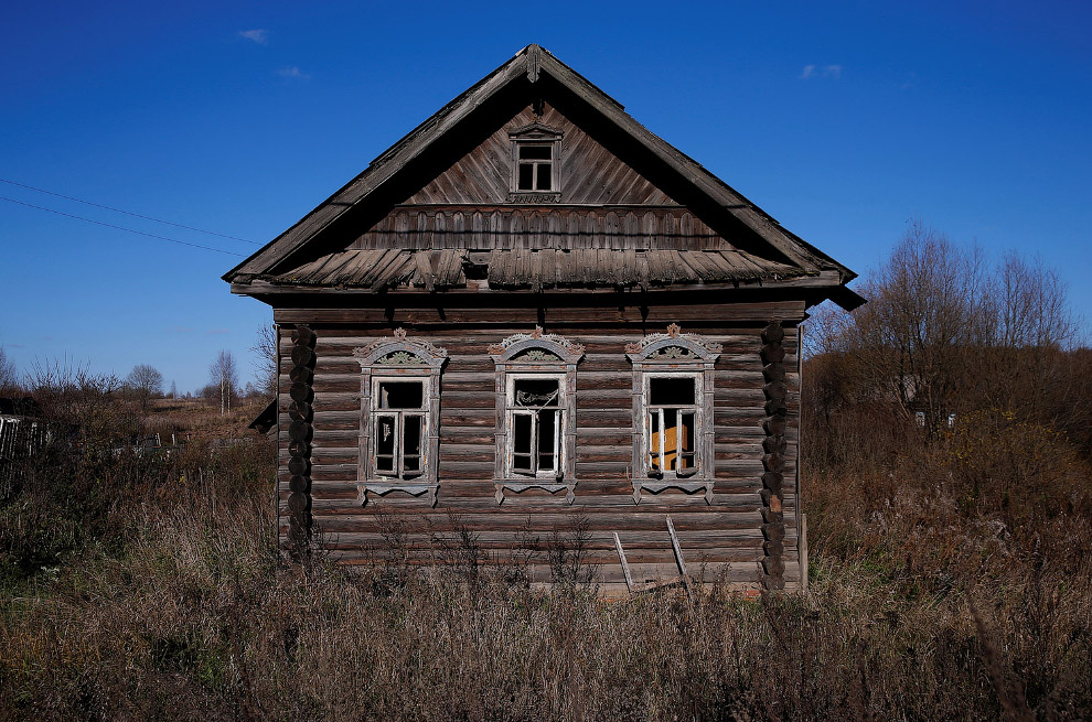 В России деревни умирают. Заброшенные дома в Ярославской области