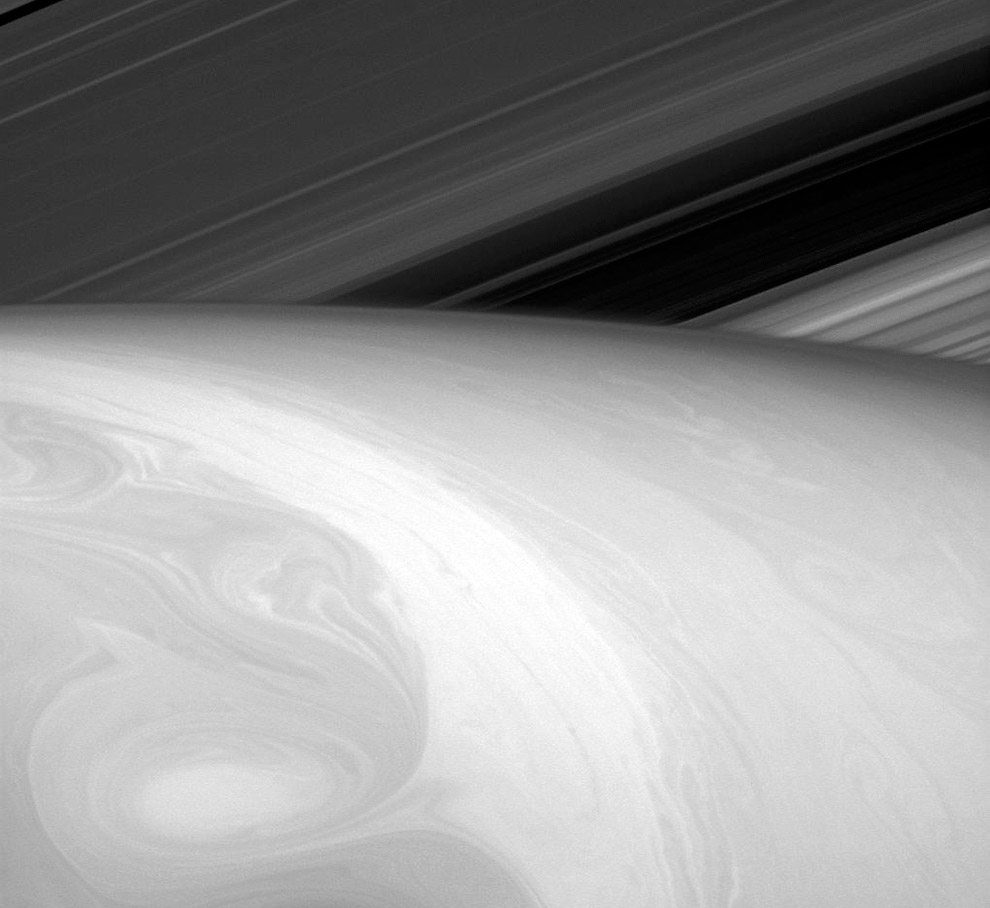 Закрученные верхние слои Сатурна