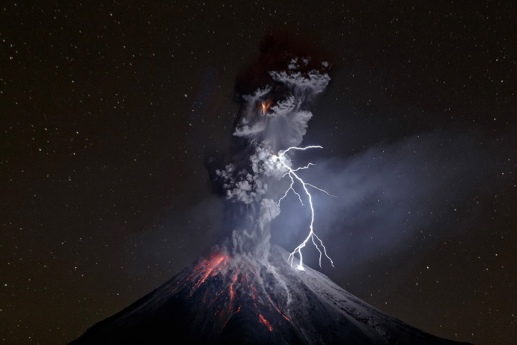 Извержение вулкана Колима на западе Мексики