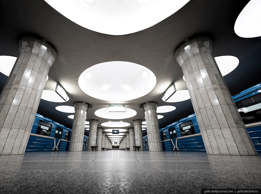 Станция «Площадь Гарина-Михайловского»