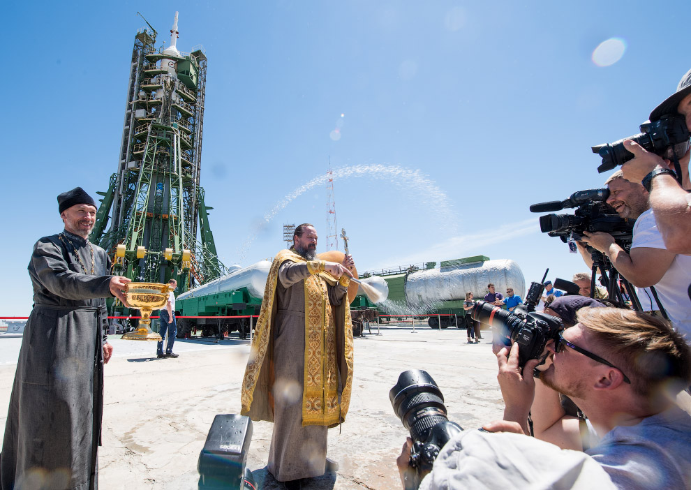 Expedition 56 Soyuz Blessing