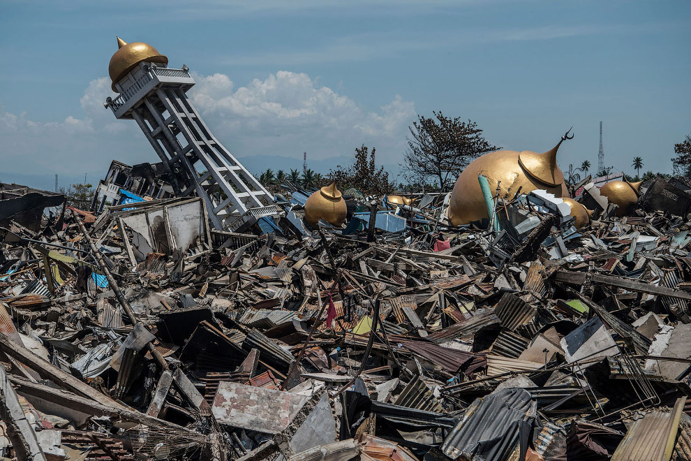 Землетрясение и цунами в Индонезии