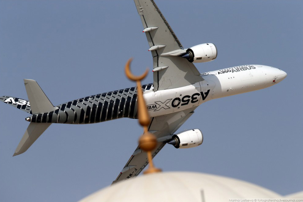 A350 в композитной ливрее на авиашоу в Дубае, 2015 год.