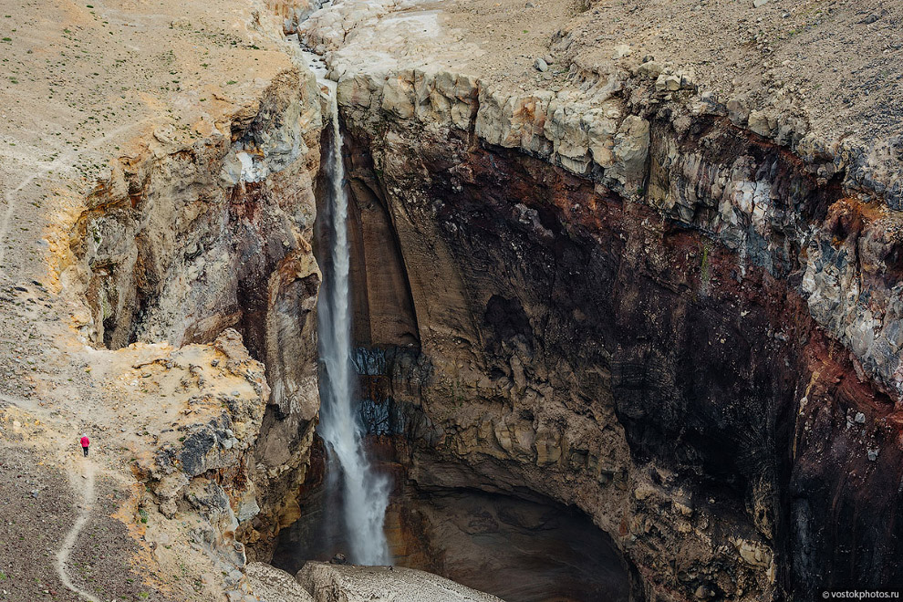 Водопад на реке Вулканной