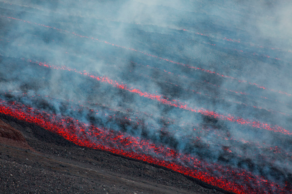 Лава из вулкана Этна