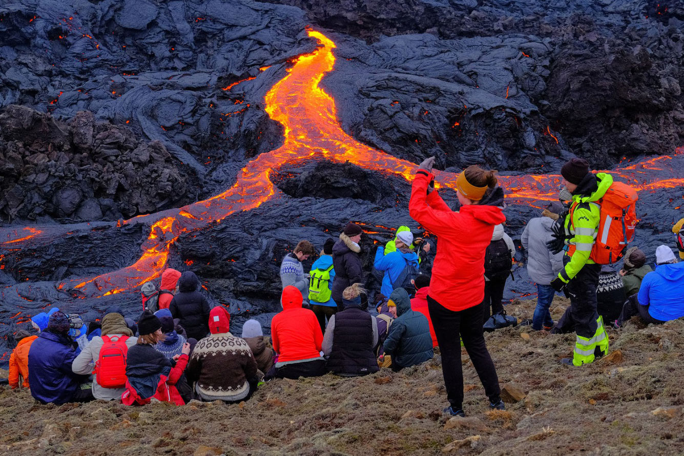 Исландия лава вулкан