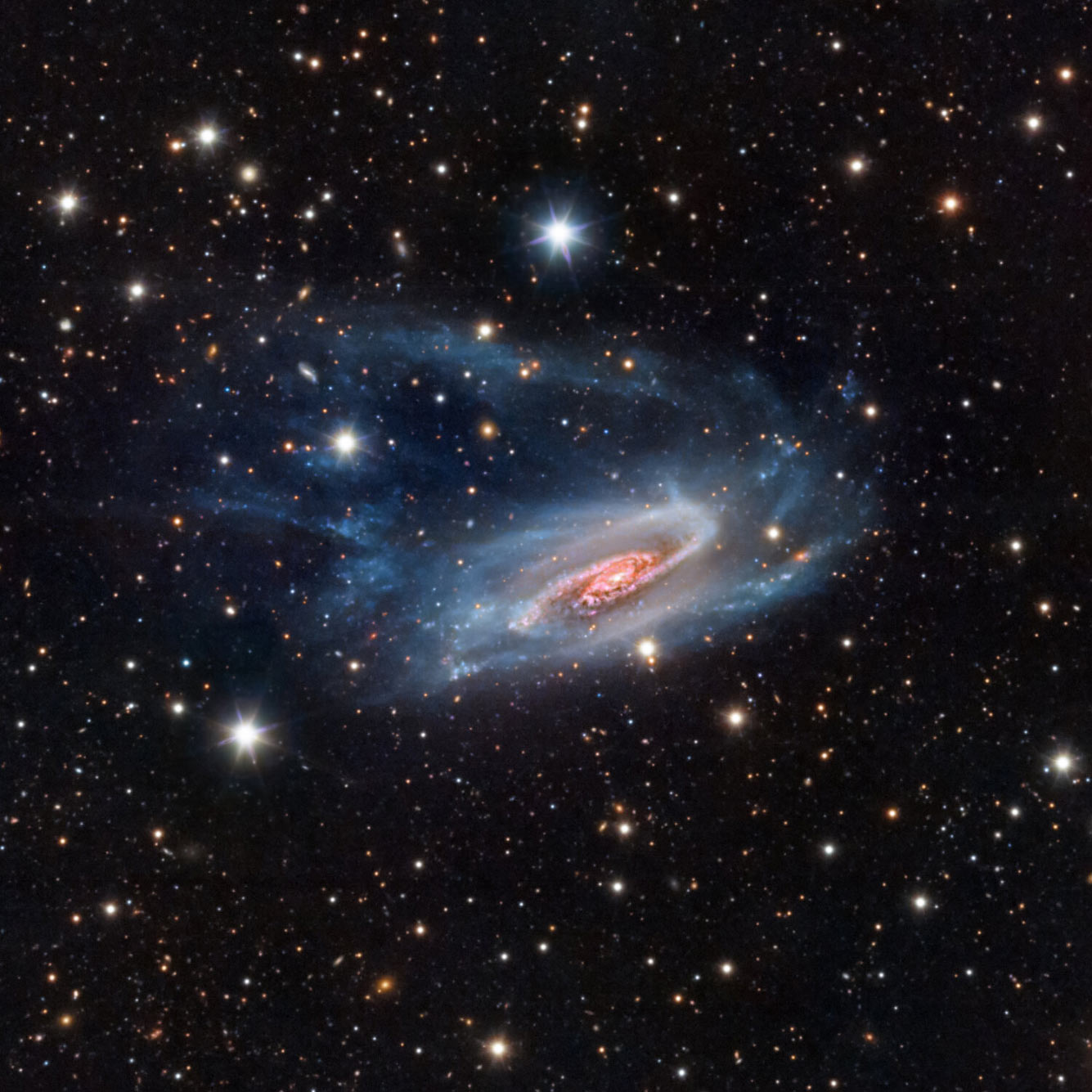 NGC 3981 — галактика в созвездии Чаша