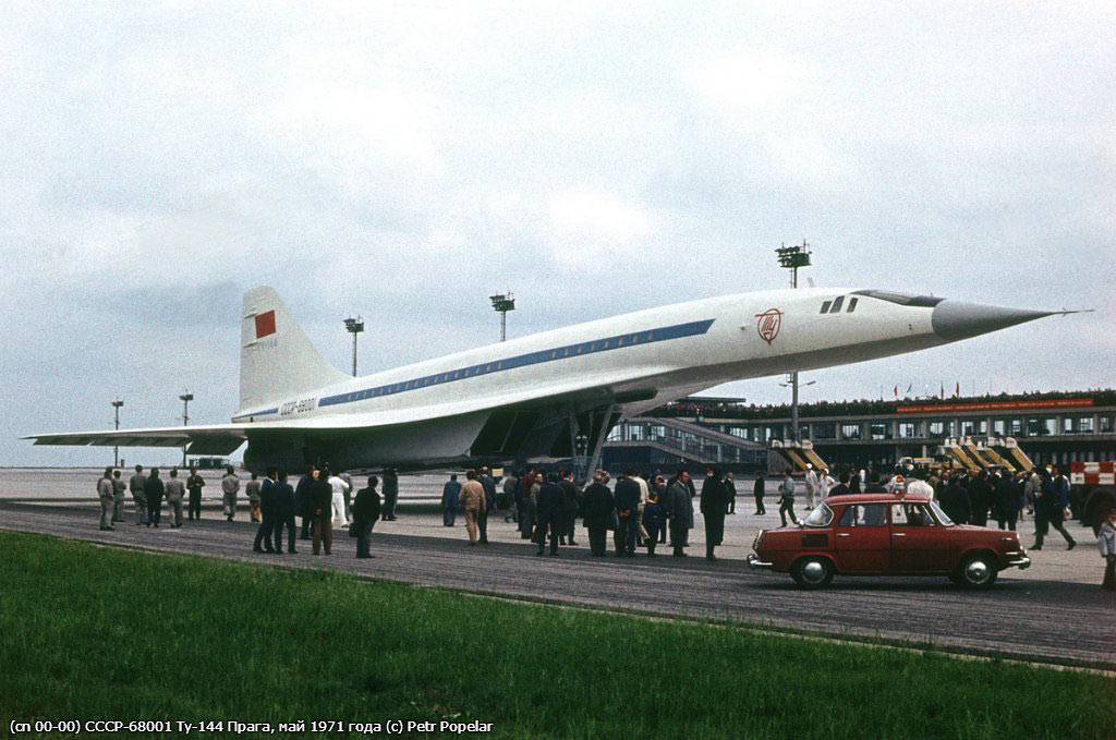 Советский сверхзвуковой лайнер Ту-144